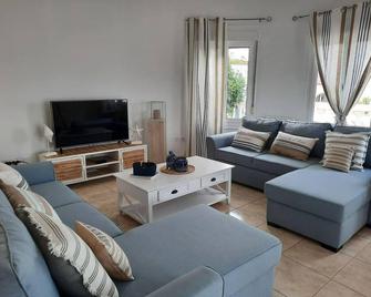 Casa Myfa 3 bedrooms and 3 bathrooms with private pool Javea - Gata de Gorgos - Habitación