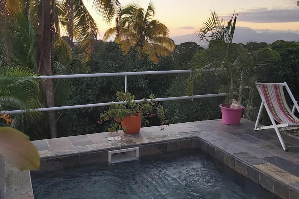 Appartement charmant à Sainte-Luce avec vue sur la montagne - Sainte-Luce - Parveke