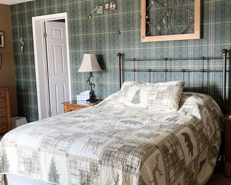 Panoramic Views Of The Adirondack Mountains - Pet Friendly - Lake Placid - Bedroom