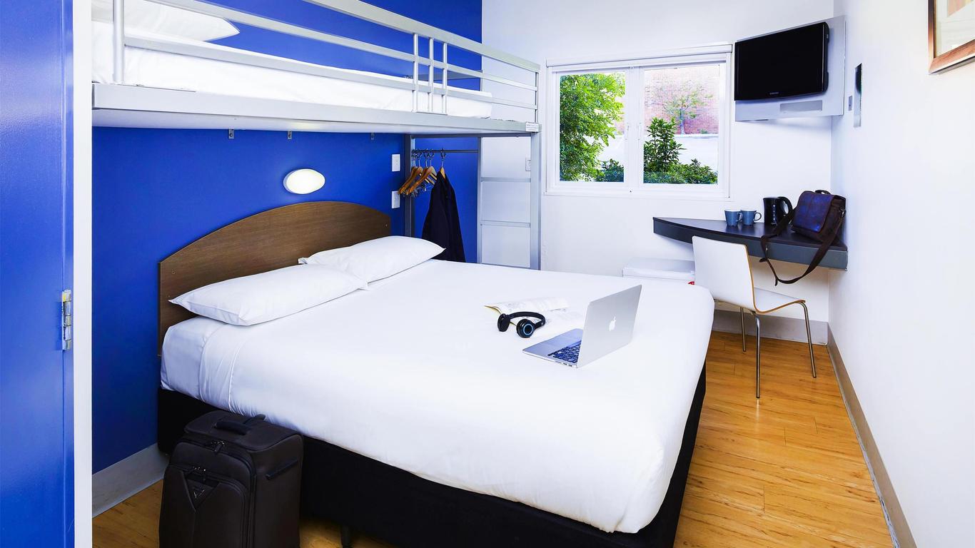 إيبيس بدجيت مطار بيرث