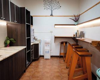 Lead Pods Hostel - Ciudad de Salta - Cocina
