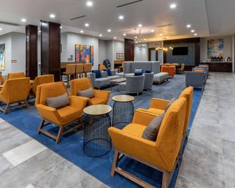La Quinta Inn & Suites by Wyndham Dallas - Frisco Stadium - Frisco - Lounge