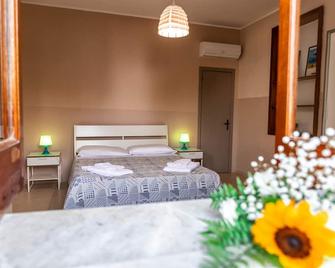 Capo Baia Verde Sea Resort - Capo d'Orlando - Спальня