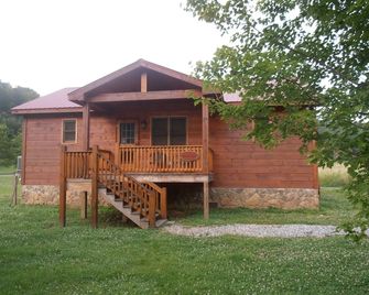 Blairsville,Ga cabin near all popular Georgia mountains activities on Hwy. 348 - Blairsville - Edificio