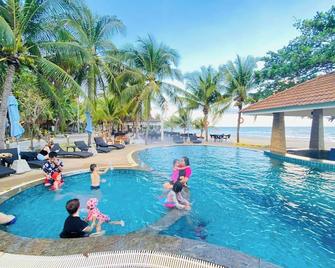 Alongkot Beach Resort Khanom - Khanom - Pool