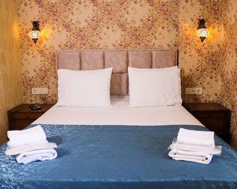 Doruk Hotel - Ayvalik - Phòng ngủ