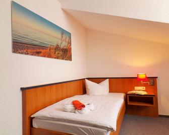 Hotel Seeblick - Klausdorf - Спальня