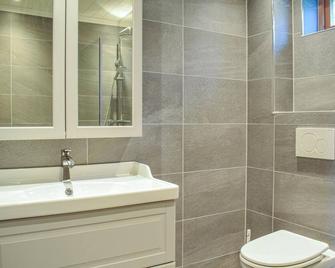 4 Bedroom Lovely Home In Strandebarm - Strandebarm
