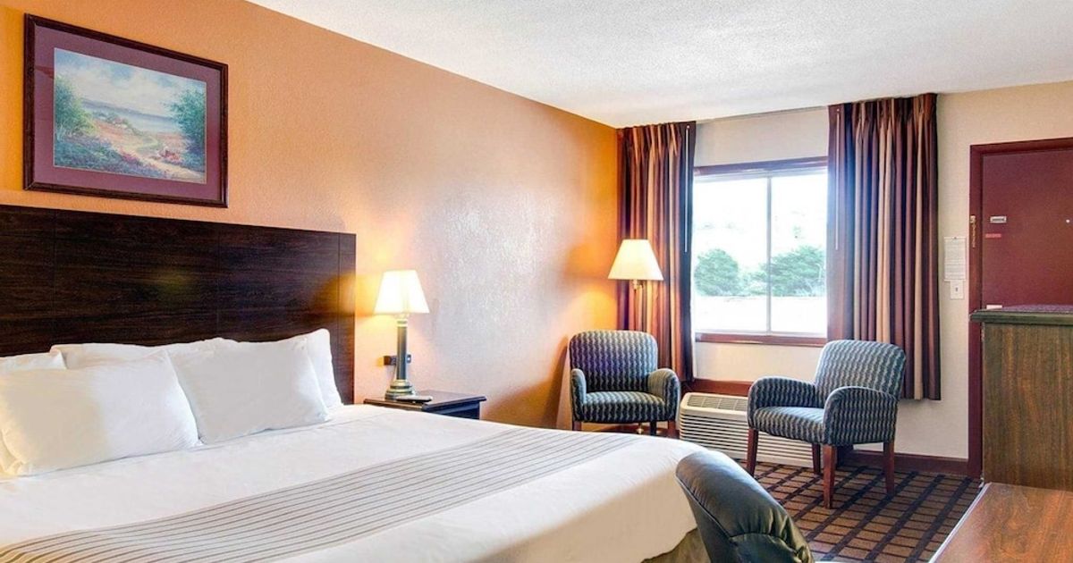 Econo Lodge Sharon from 89. Sharon Hotel Deals & Reviews KAYAK