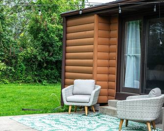 Highway Chalet - Centrally Located to Area Attractions! - Lake Geneva - Patio