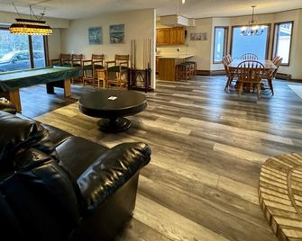 Sandpiper Too Summary - Lewiston - Sala de estar