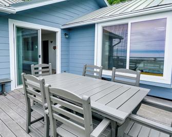 Seiku Vacation Rental w/ Deck & Ocean Views - Sekiu - Patio