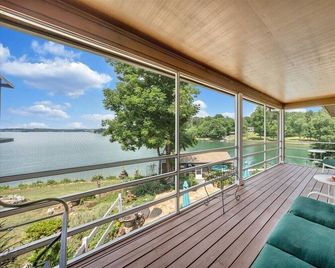Sunset Paradise: A Private Retreat. Come Relax, Refresh & Renew! - Huddleston - Balcony