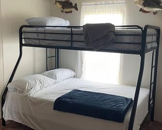 Country fishing paradise - Moore Haven - Bedroom