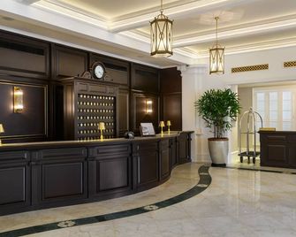 Eastern & Oriental Hotel - George Town - Front desk