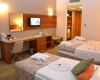 Sandikli Thermal Park Hotel - Sandıklı - Schlafzimmer