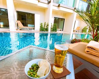Airport Beach Hotel Phuket - Sakhu - Pool