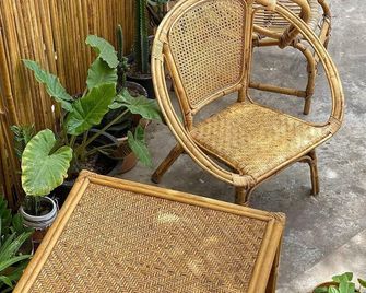 Petit Espace Boutique Hostel - Vientiane - Patio