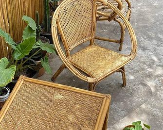 Petit Espace Boutique Hostel - ויינטיאן - פטיו