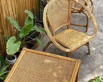 Petit Espace Boutique Hostel - Vientiane - Patio