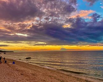 Baiting Hollow Cozy Cottage w/Walk-to beach, Wineries, farmstands. horsefarms! - Calverton - Playa