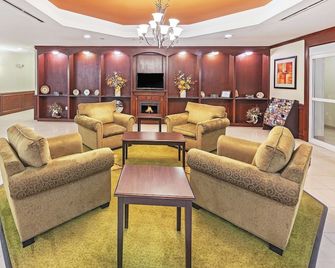 La Quinta Inn & Suites by Wyndham Columbus TX - Columbus - Ingresso