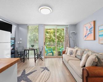 Perfect villa for coastal escape - Jekyll Island - Living room