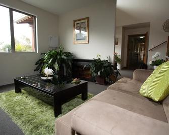 The Lodge - Methven - Living room