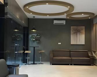 TOPTEL HOTEL - Pekanbaru - Lobby