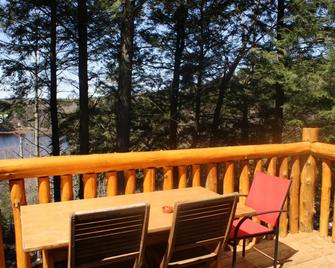 Chalets au Lac Pointe-au-Chêne - Grenville - Balcony