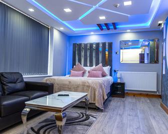 Sawrey Serviced Apartments - Bradford - Bedroom
