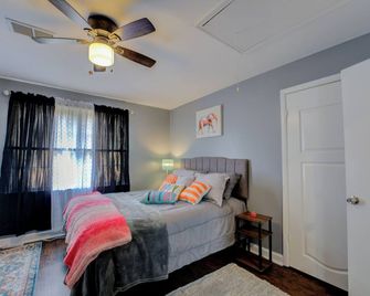 Medical District Gem - Memphis - Bedroom