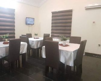 Hallmark Suites, Abeokuta - Abeokuta - Restaurante
