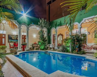 Hotel Santa Maria - Mérida - Piscine