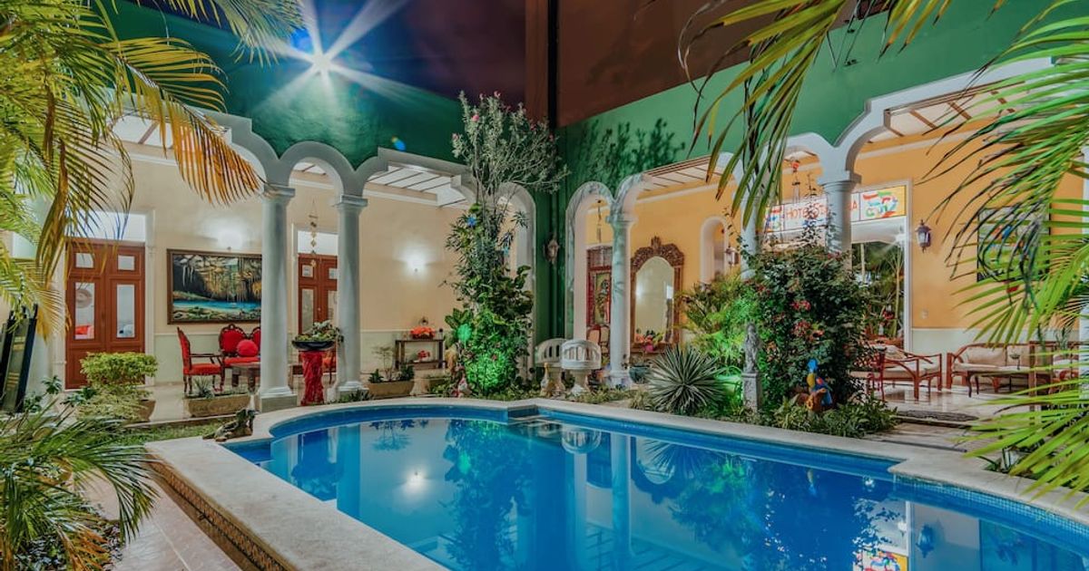 Alberca de patio en Hotel Santa María Mérida