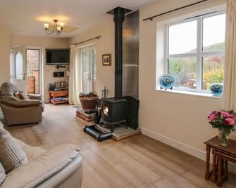 Alyn View - Mold - Wohnzimmer