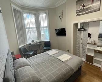 Blakeney Guest House - Weston-super-Mare - Bedroom