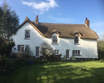 Splatthayes B&B - Honiton - Building