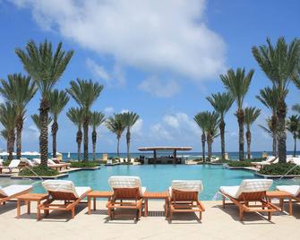 Luxurious 3-bedroom beach resort! - Oyster Pond - Piscina
