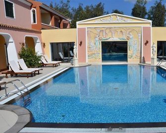Cala Ginepro Hotel Resort - Cala Liberotto - Pool