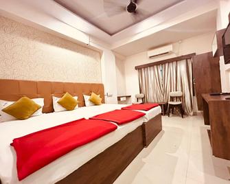 Subhadra Comforts - Shimoga - Bedroom