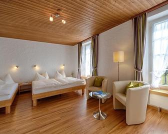 Neuhaus Golf- & Strandhotel - Interlaken - Schlafzimmer