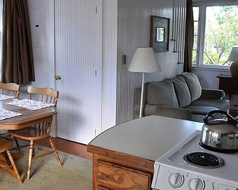 Brant Point Courtyard - Nantucket - Bedroom
