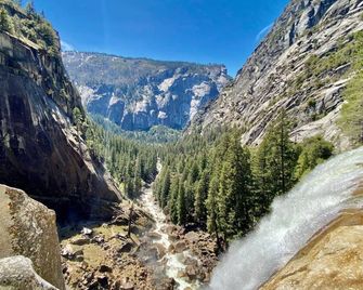 Casa Oso Boulder House Yosemite Family Cabin - Ahwahnee