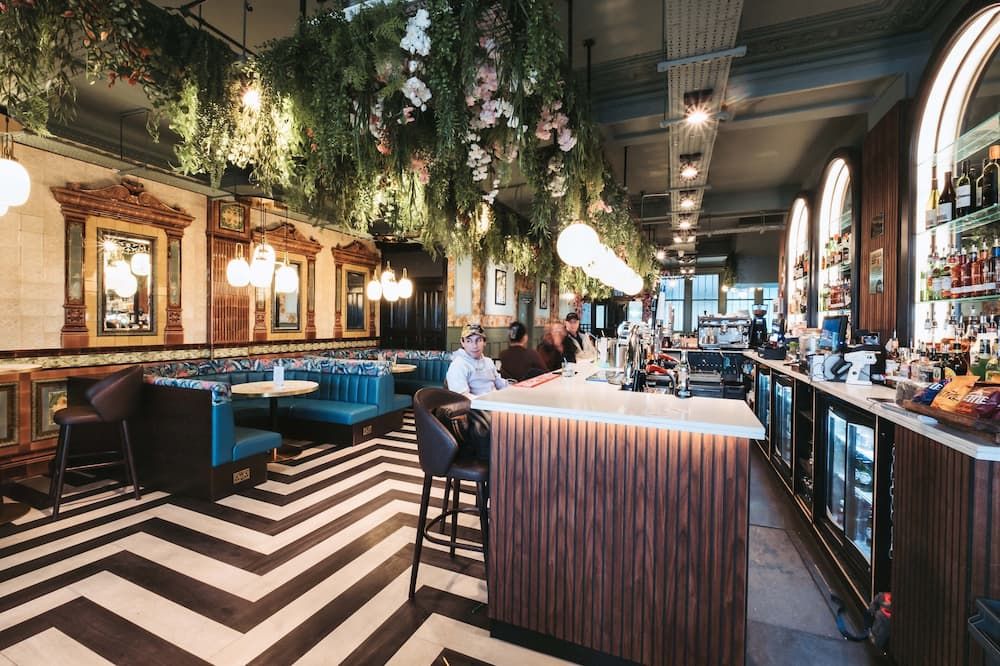 ذا رويال بار آند شاكر