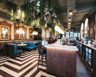 The Royal Bar & Shaker - Morecambe - Bar