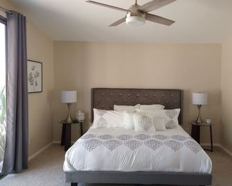 CASA GRIS-Heated spool-Bring your fur baby! Enjoy Naranja Park and bike trails. - Oro Valley - Camera da letto
