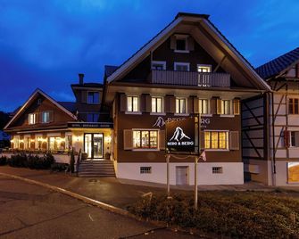 Berg & Berg Hotel - Hellbühl Self-Check-In - Neuenkirch - Gebouw