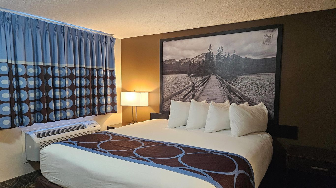 Super 8 by Wyndham Spruce Grove