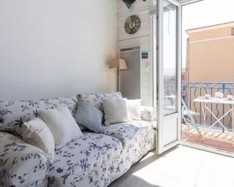 Apartment Place Spoerry by Interhome - Grimaud - Pokój dzienny